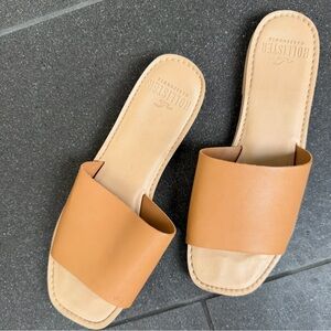 Hollister Nude Slides 8/9